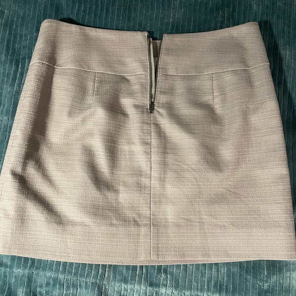 LAST CHANCE BEFORE DONATION J Crew skirt - Picture 2 of 3